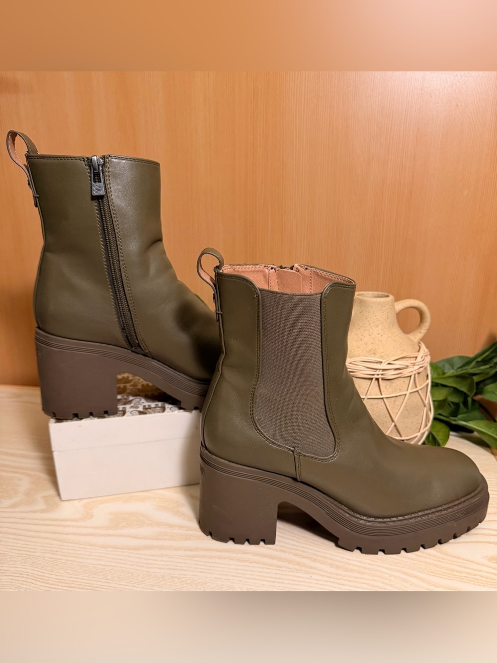 Sam & Libby Olive Green Lace Up Boots Women’s Size 9.5